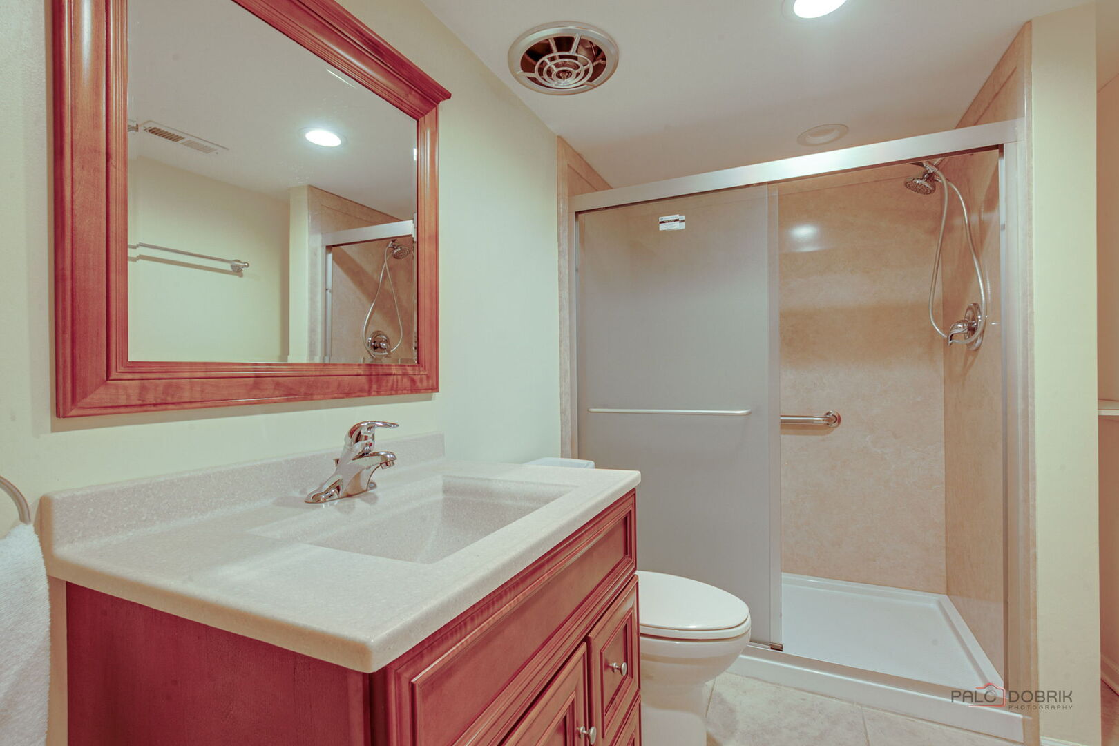 555 Longfellow Avenue, Deerfield, IL 60015