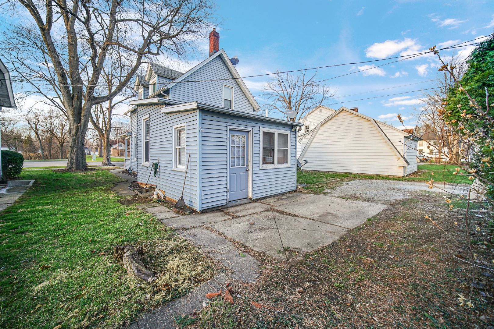 317 W 2ND Street, Momence, IL 60954