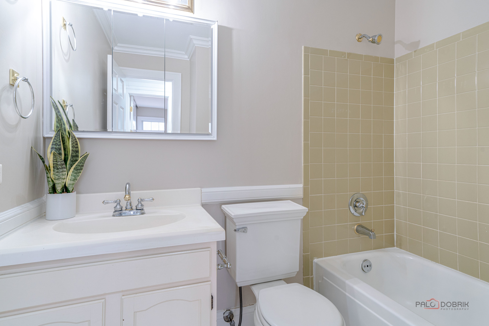 765 Old Mill Grove Road, Lake Zurich, IL 60047