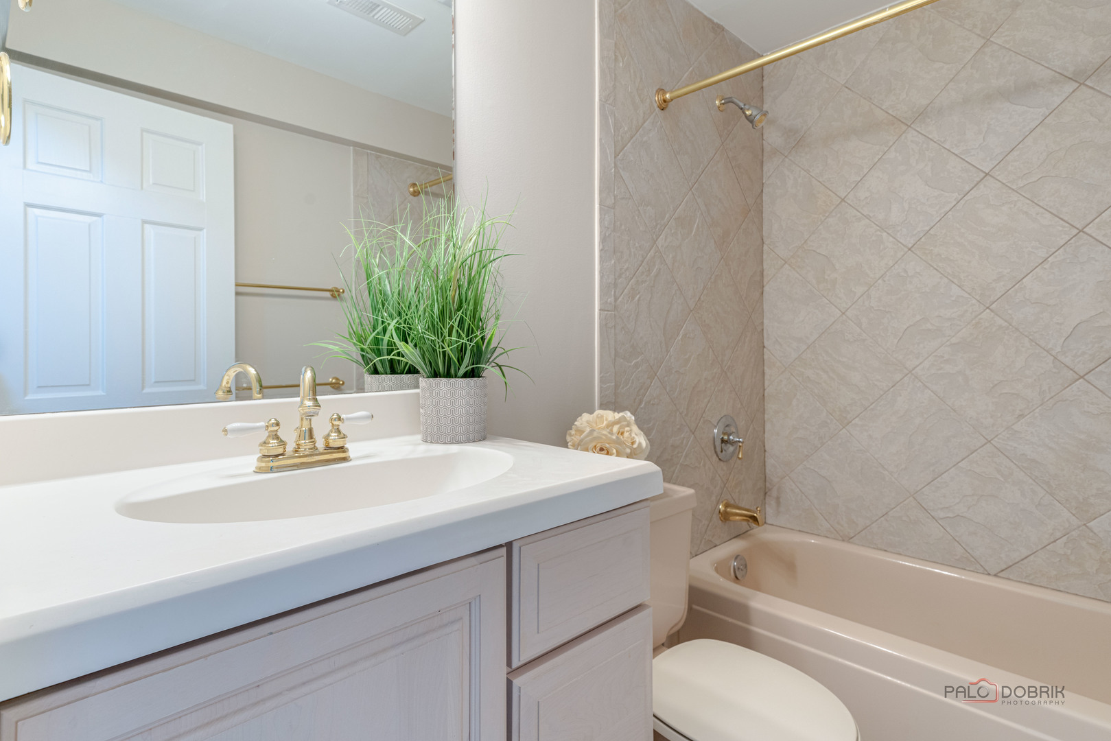 765 Old Mill Grove Road, Lake Zurich, IL 60047