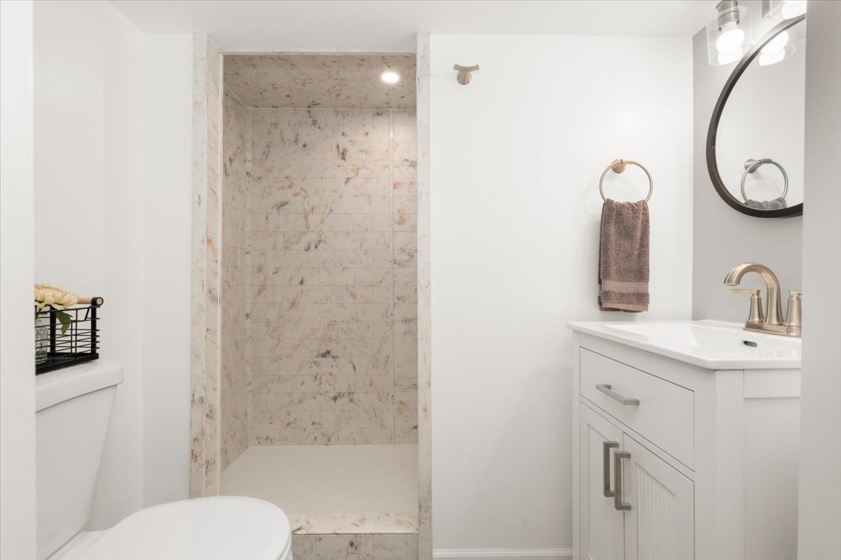 5152 S Lawler Street, Chicago, IL 60638