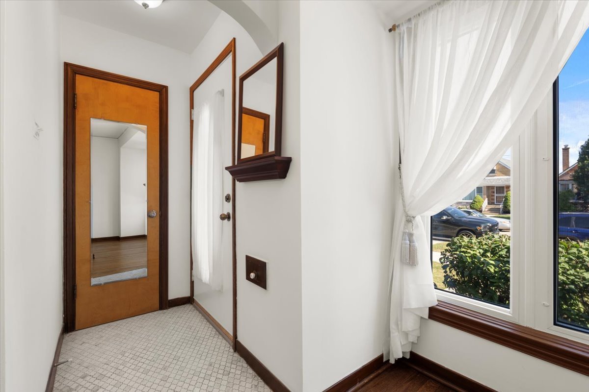 5152 S Lawler Street, Chicago, IL 60638