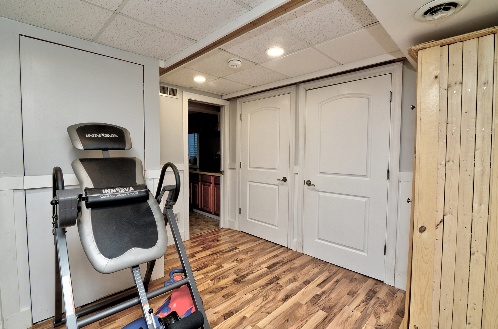 460 Danbury Drive, Carol Stream, IL 60188