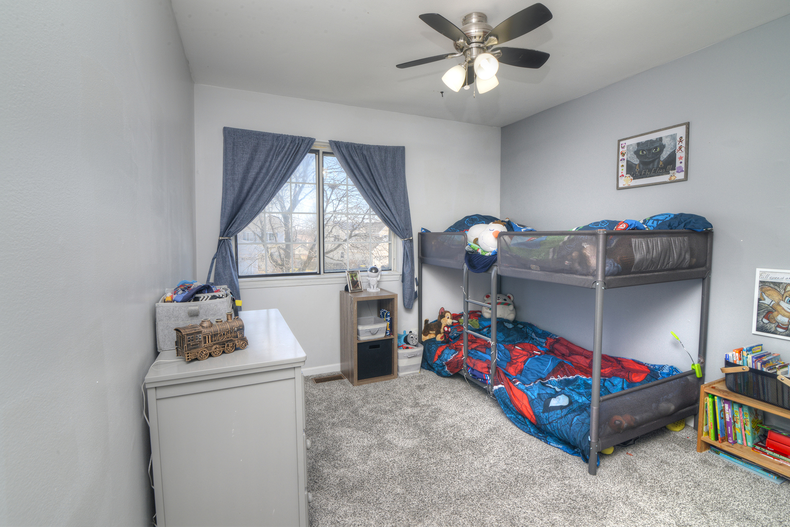 460 Danbury Drive, Carol Stream, IL 60188