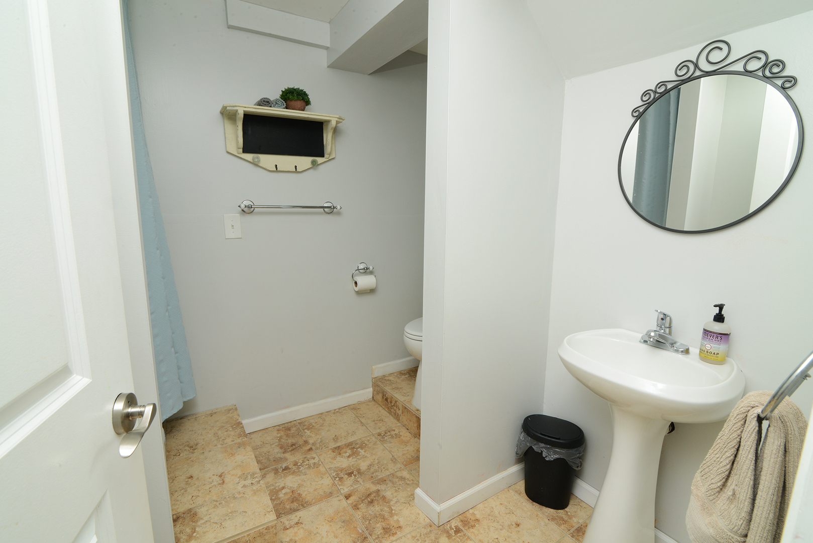 460 Danbury Drive, Carol Stream, IL 60188