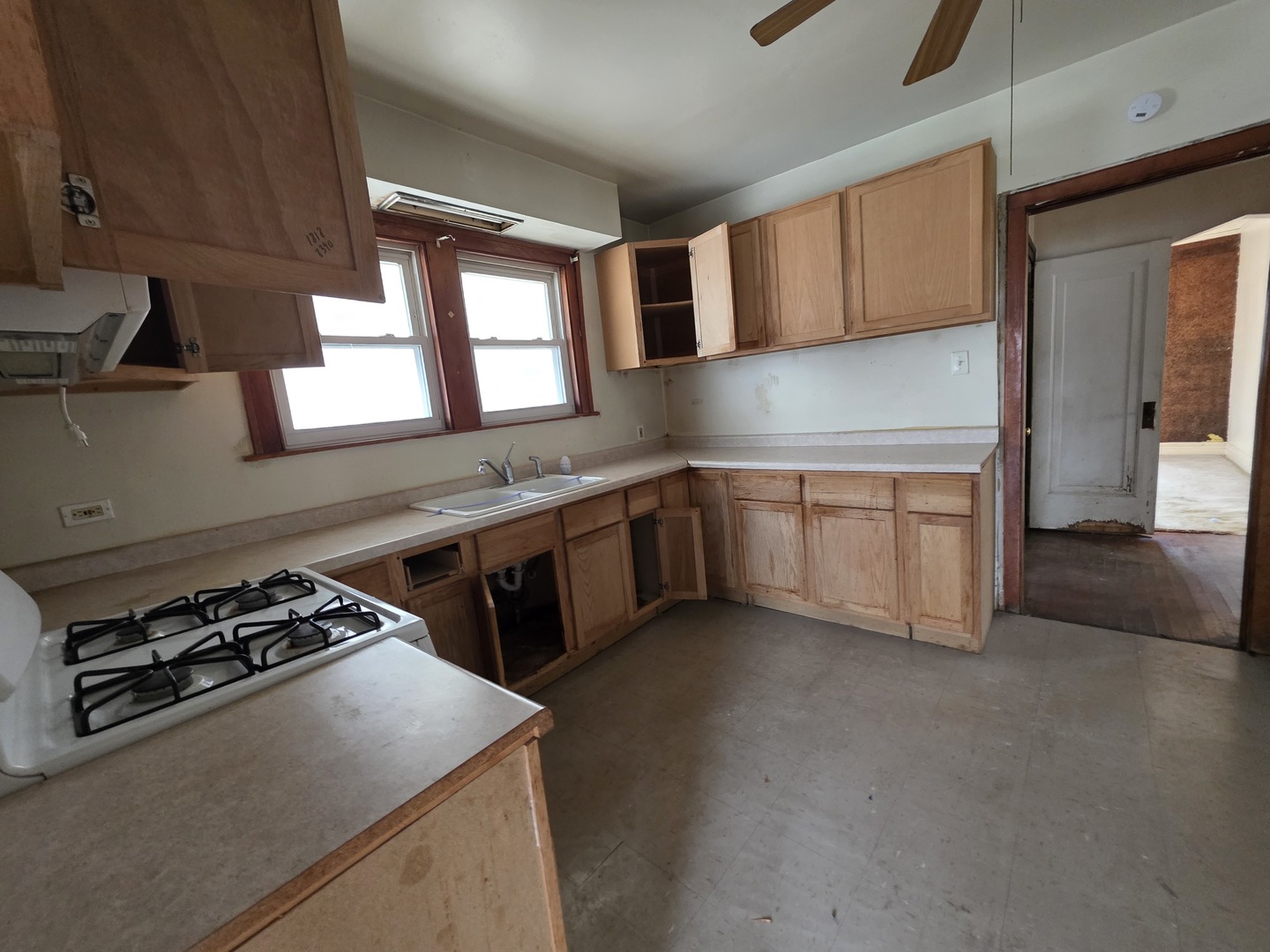 1037 24th Avenue, Bellwood, IL 60104