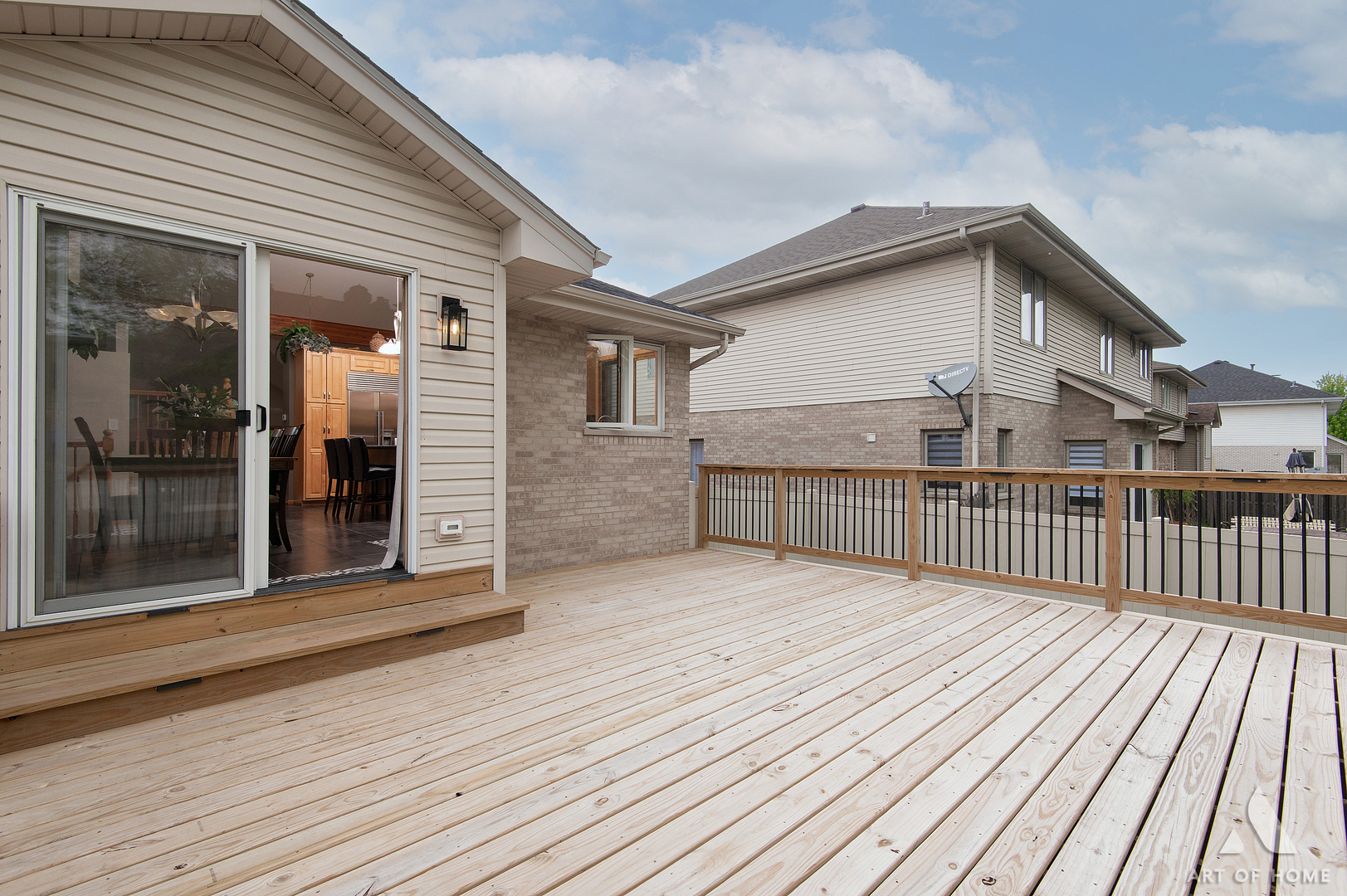 571 N Veterans Parkway, Addison, IL 60101