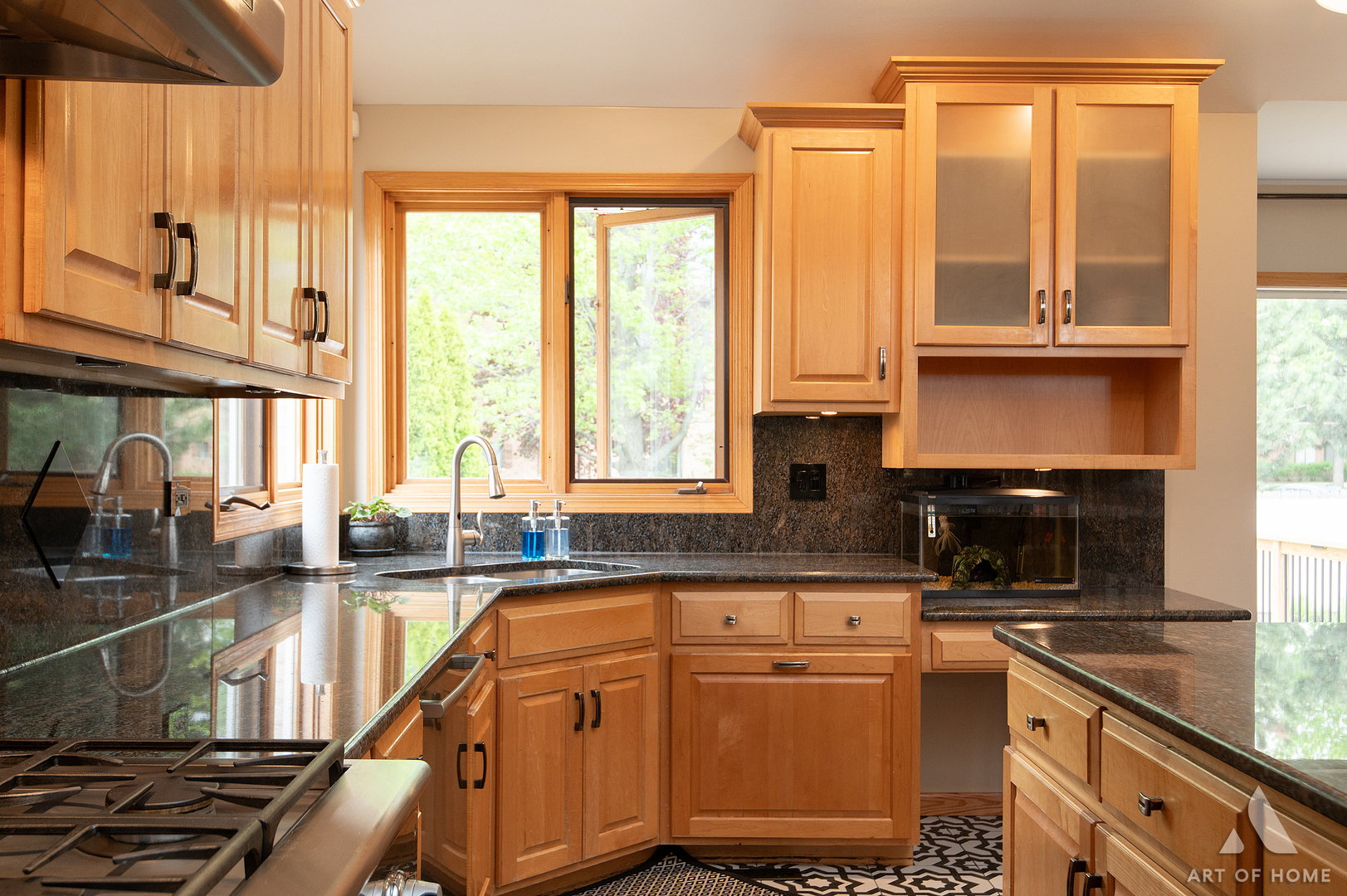 571 N Veterans Parkway, Addison, IL 60101