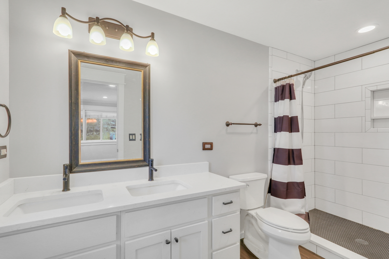 39452 N Petite Pass, Antioch, IL 60002