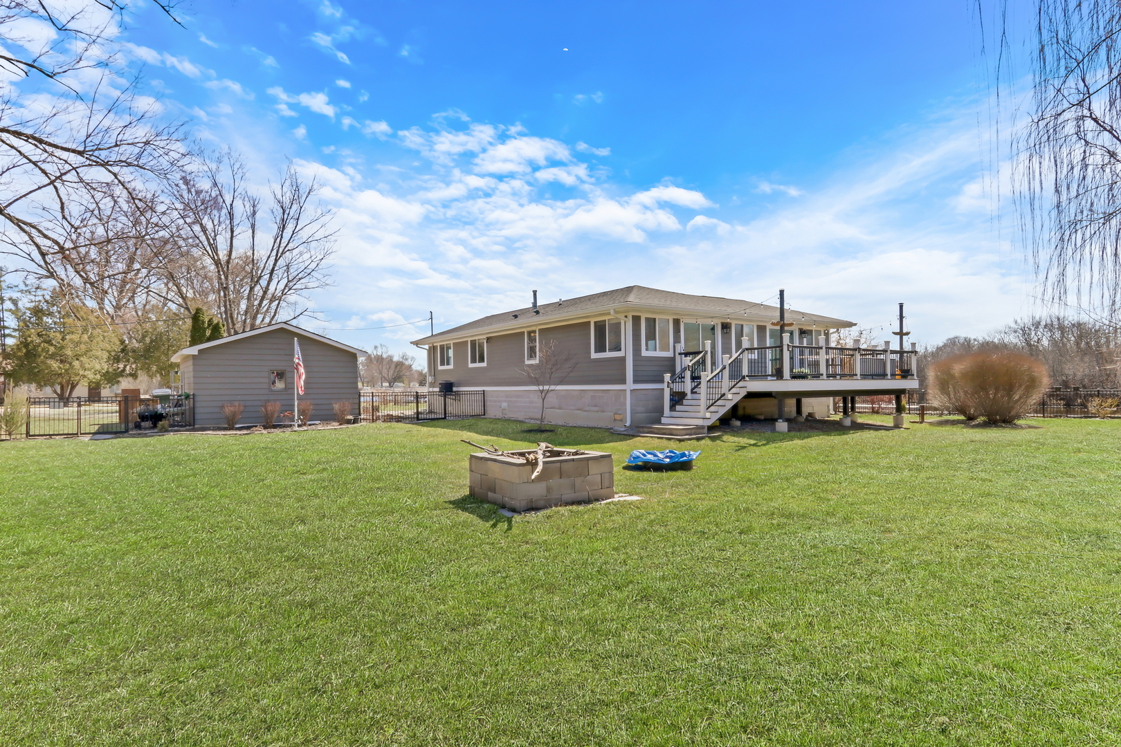 39452 N Petite Pass, Antioch, IL 60002