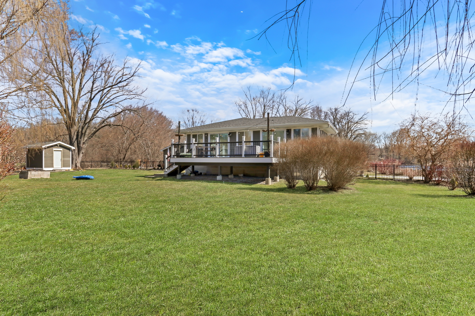 39452 N Petite Pass, Antioch, IL 60002