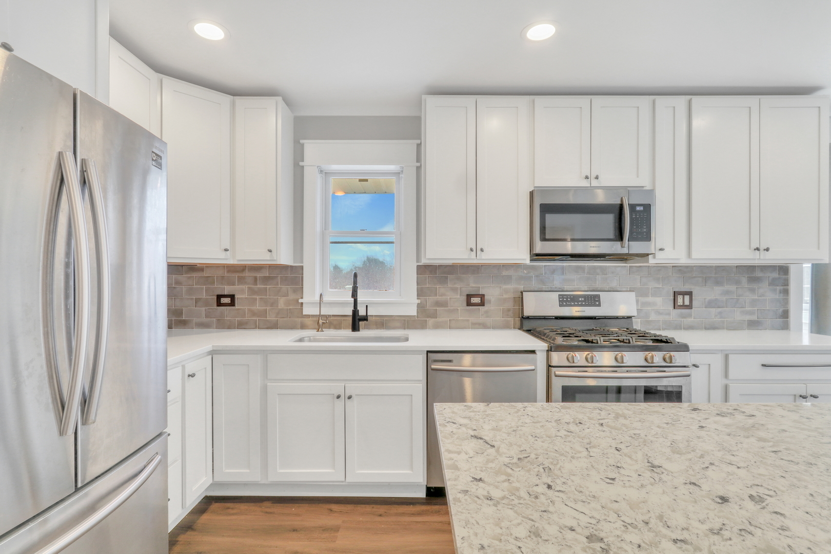 39452 N Petite Pass, Antioch, IL 60002