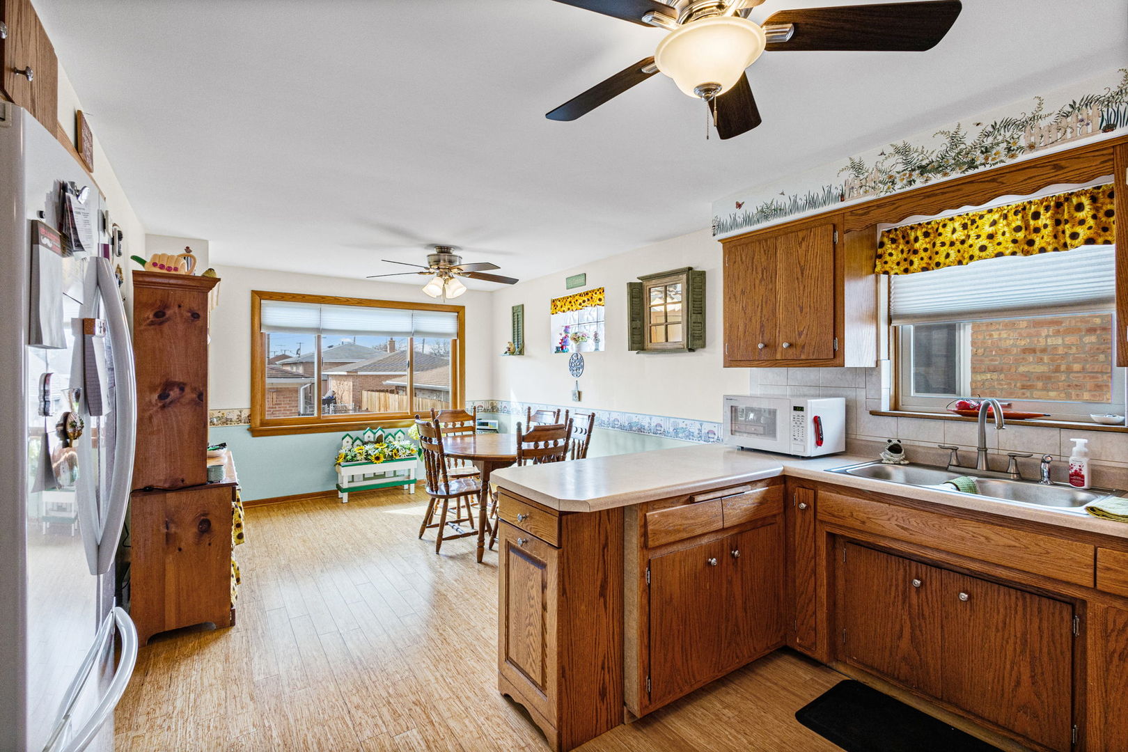 8318 S Keeler Avenue, Chicago, IL 60652