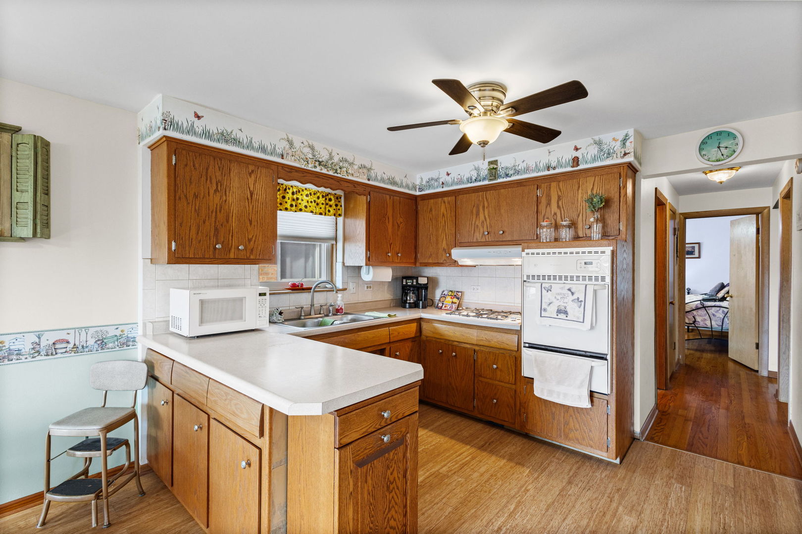 8318 S Keeler Avenue, Chicago, IL 60652