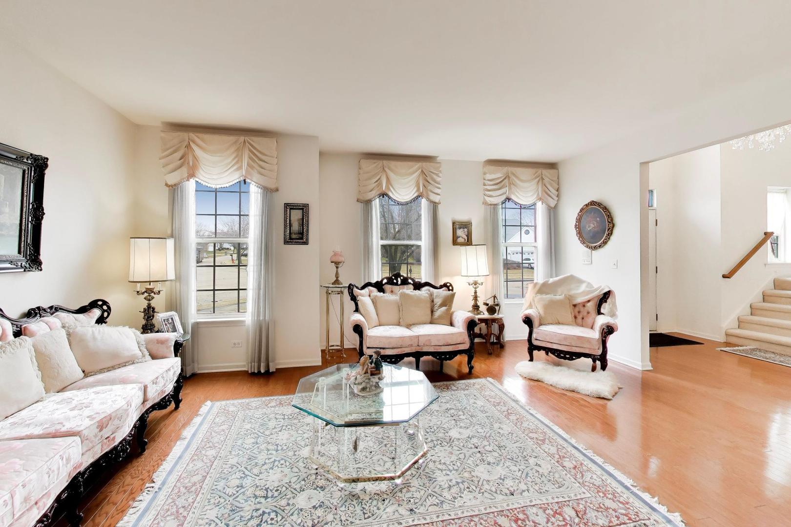 5355 Galloway Drive, Hoffman Estates, IL 60192