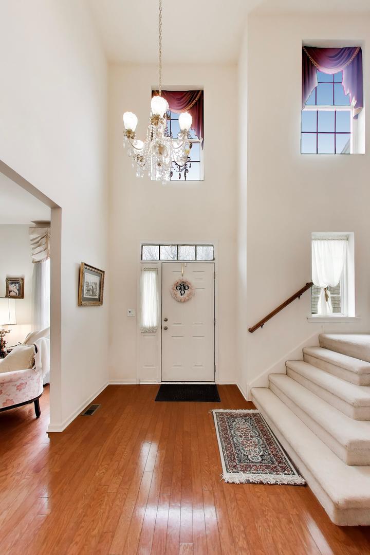 5355 Galloway Drive, Hoffman Estates, IL 60192