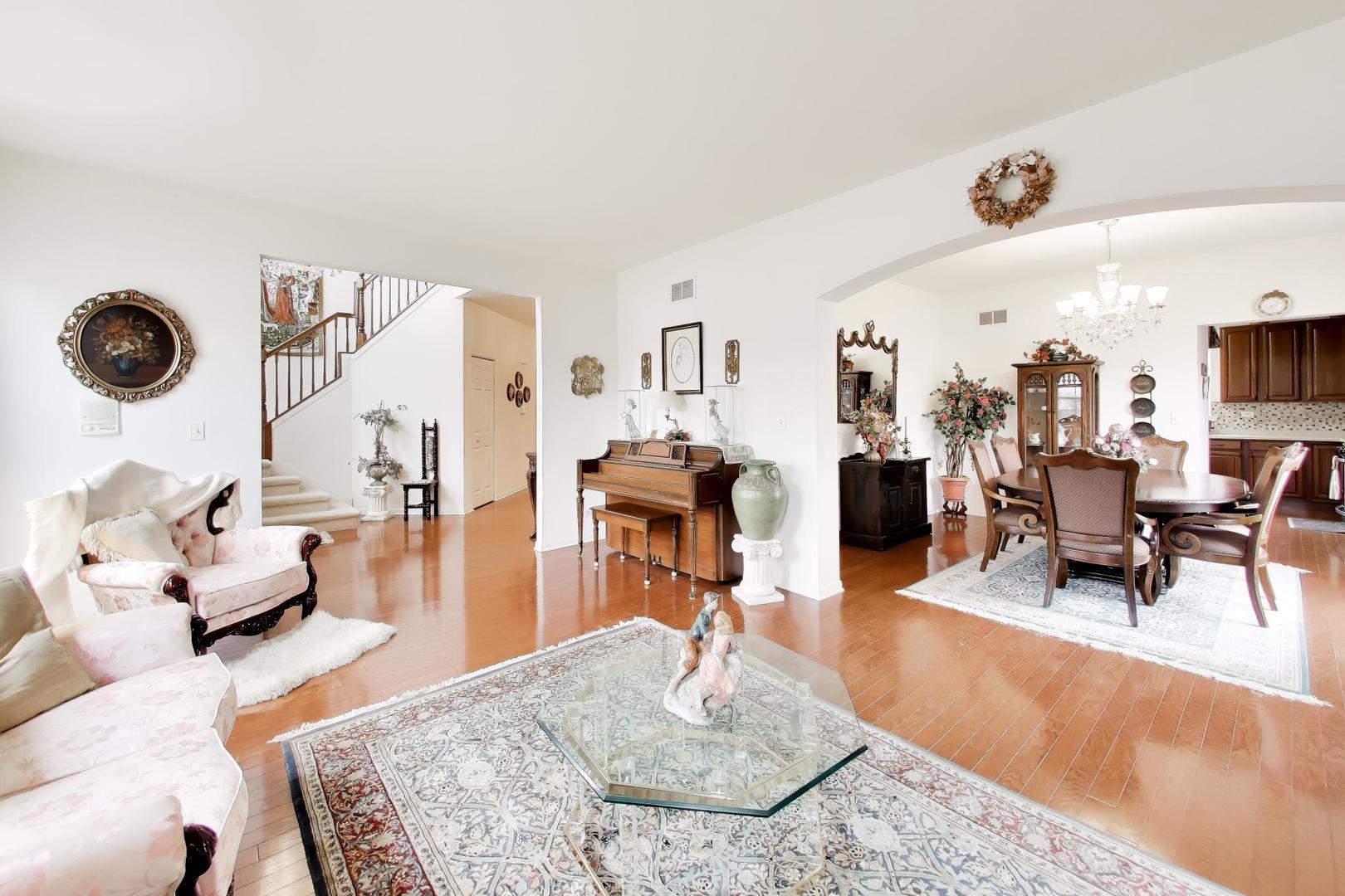 5355 Galloway Drive, Hoffman Estates, IL 60192