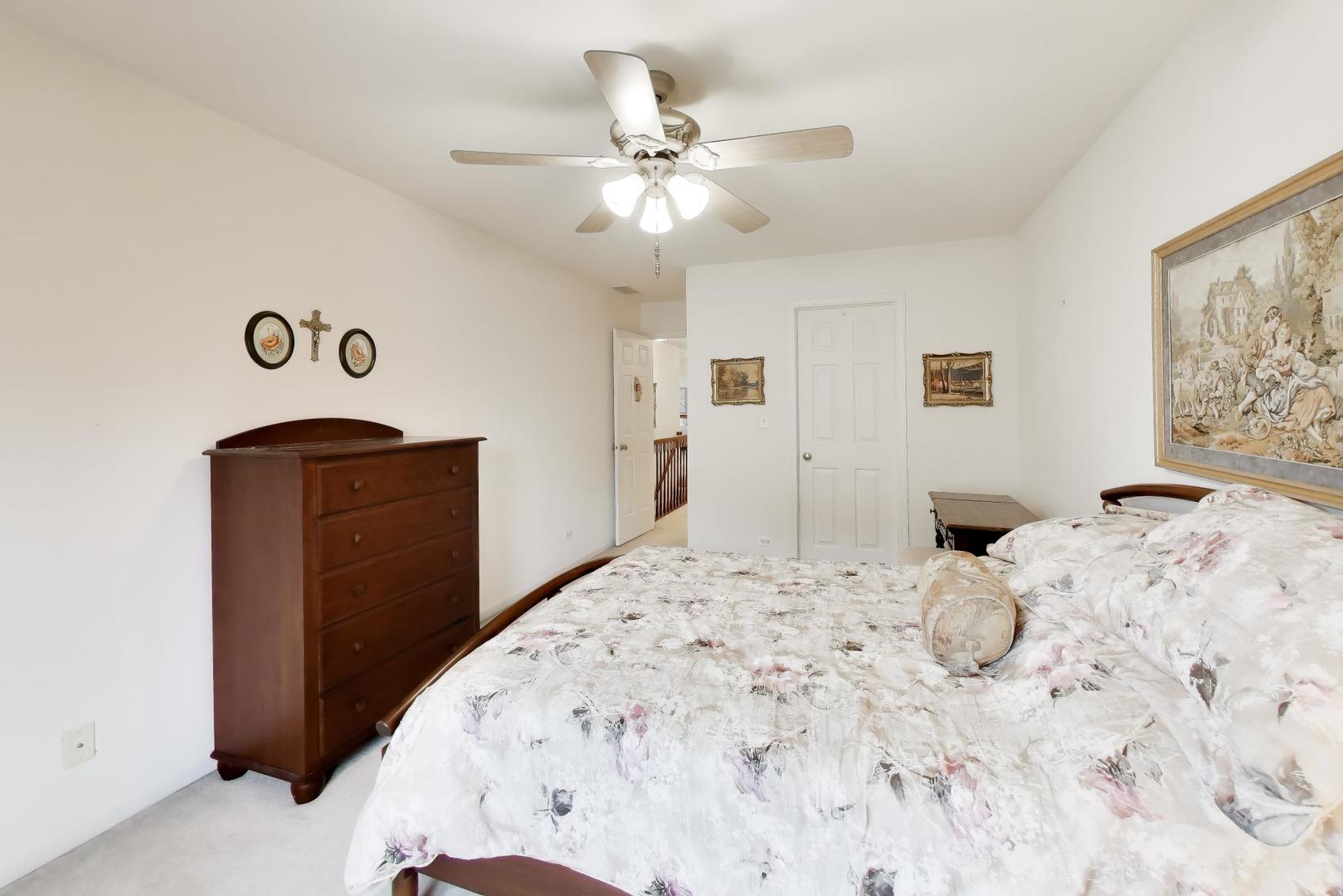 5355 Galloway Drive, Hoffman Estates, IL 60192