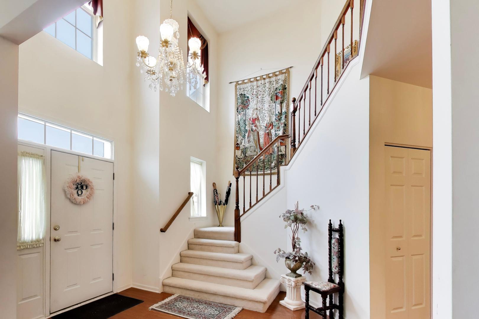 5355 Galloway Drive, Hoffman Estates, IL 60192