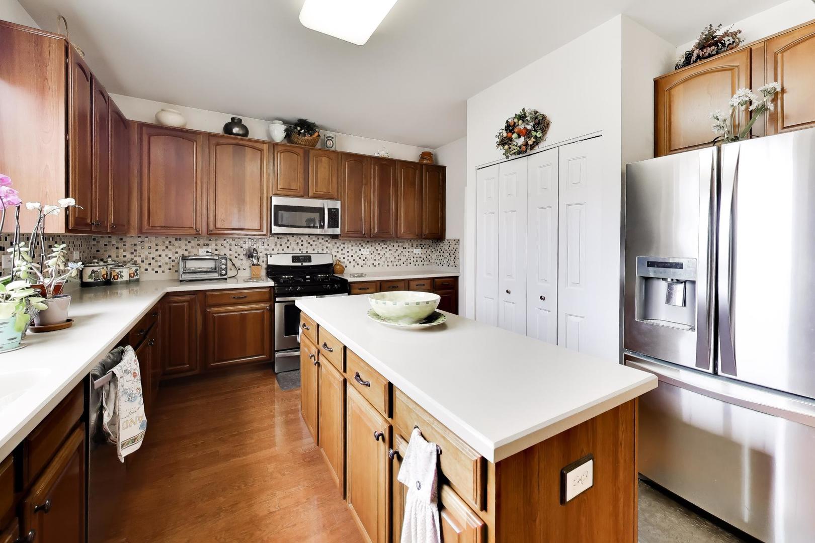 5355 Galloway Drive, Hoffman Estates, IL 60192