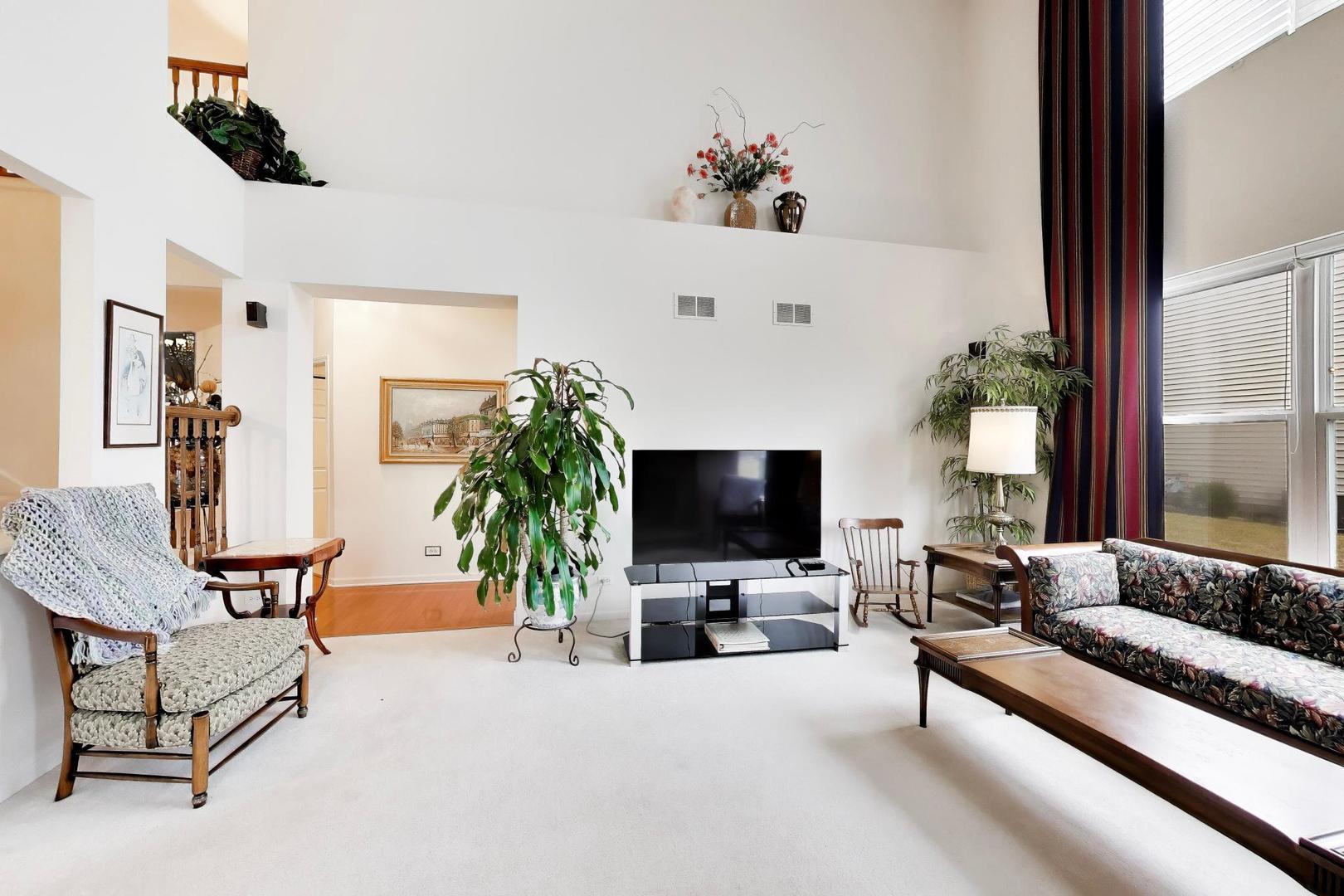 5355 Galloway Drive, Hoffman Estates, IL 60192