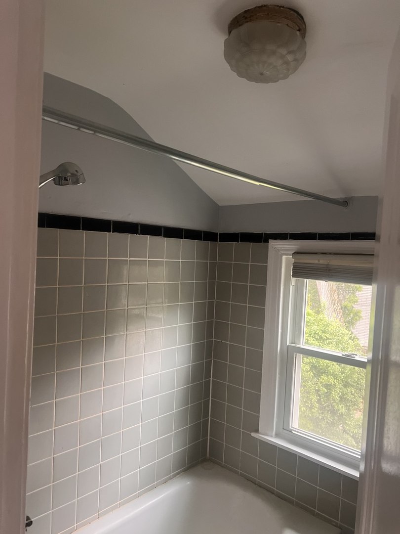 1155 N Saint Johns Avenue #F, Highland Park, IL 60035