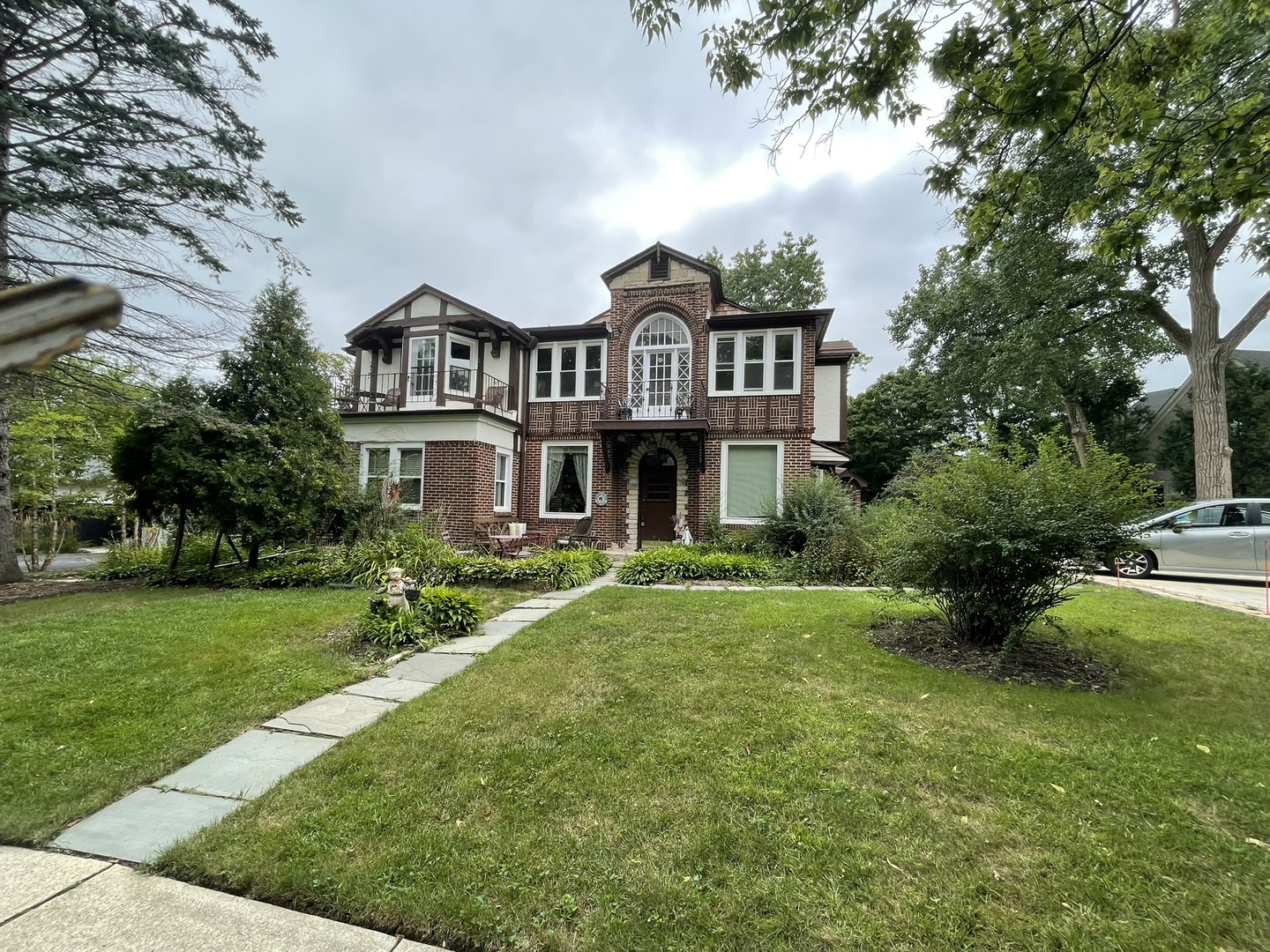 1155 N Saint Johns Avenue #F, Highland Park, IL 60035