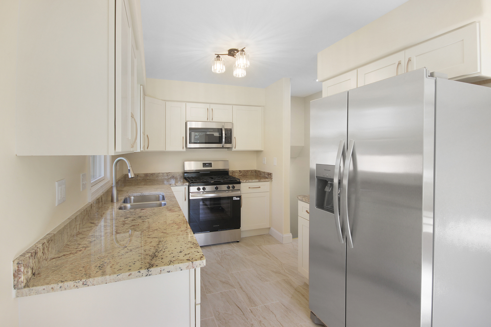 15842 Lavergne Avenue, Oak Forest, IL 60452