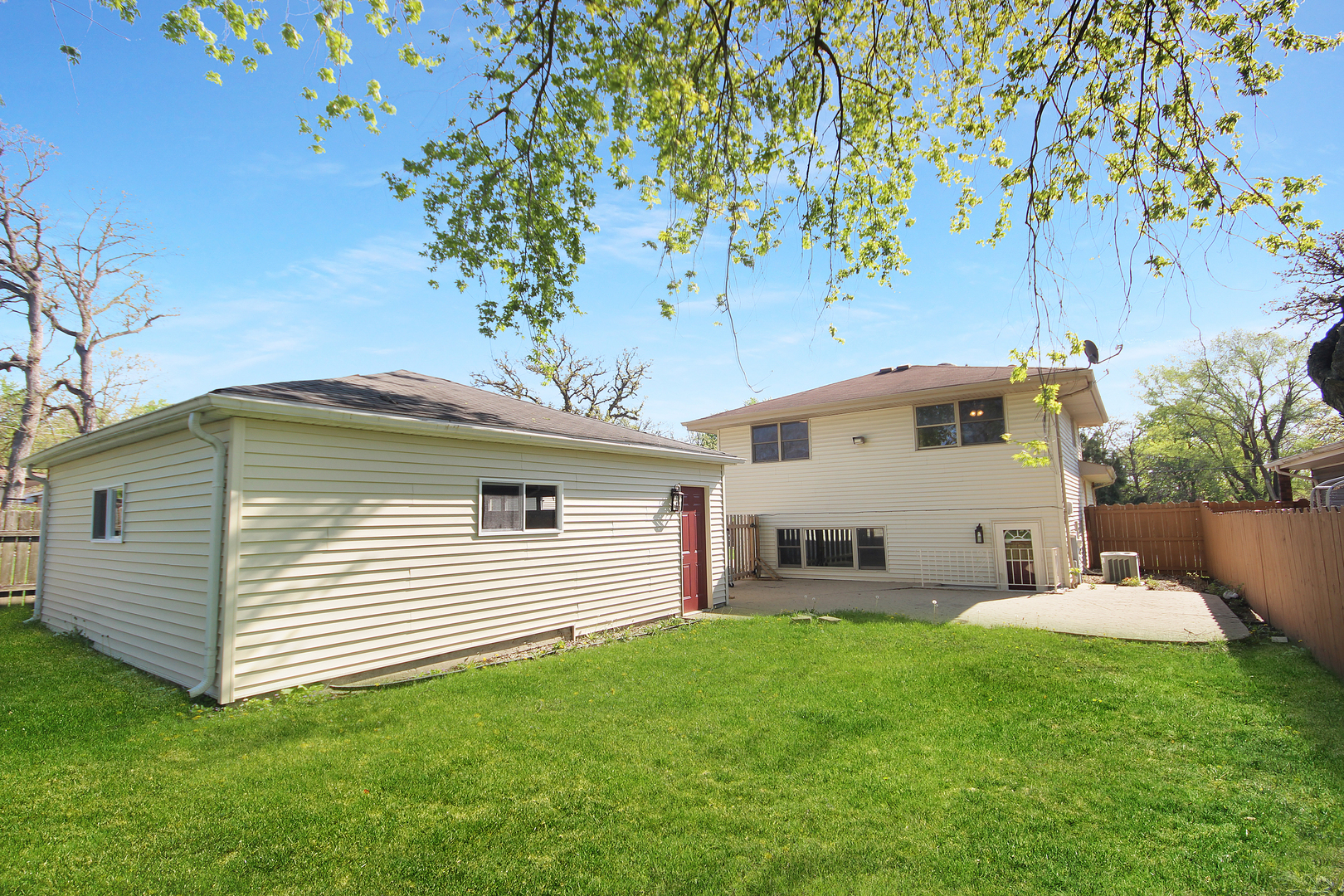 15842 Lavergne Avenue, Oak Forest, IL 60452