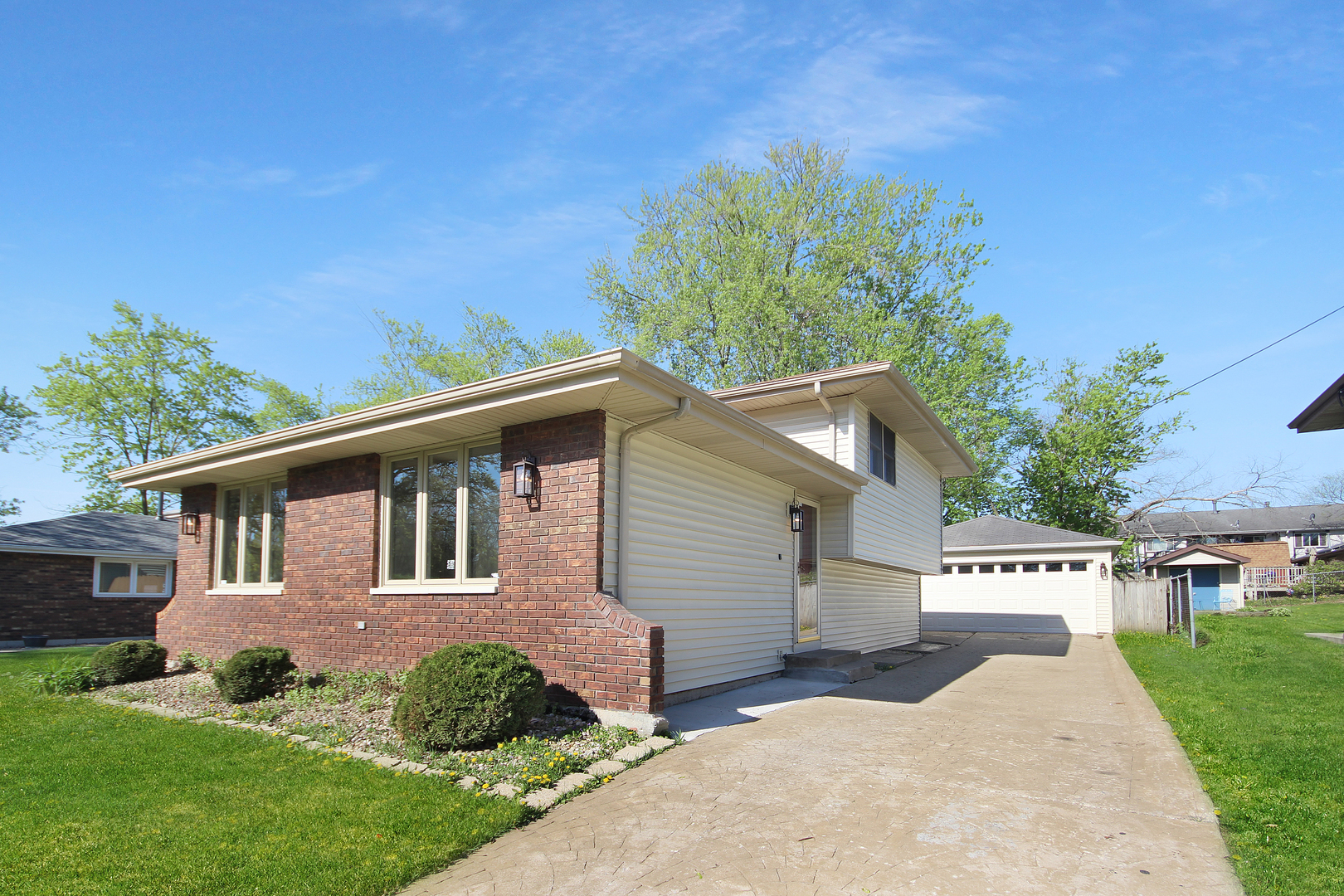 15842 Lavergne Avenue, Oak Forest, IL 60452