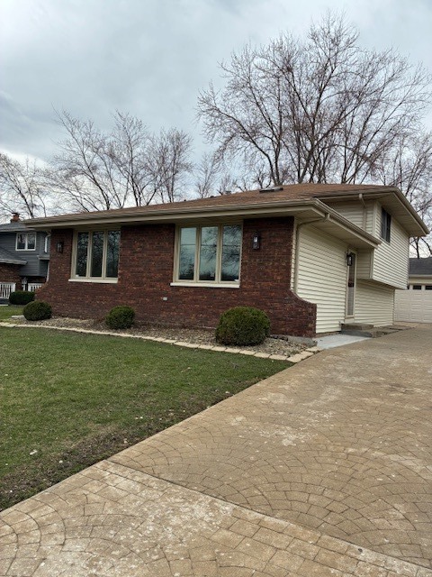 15842 Lavergne Avenue, Oak Forest, IL 60452