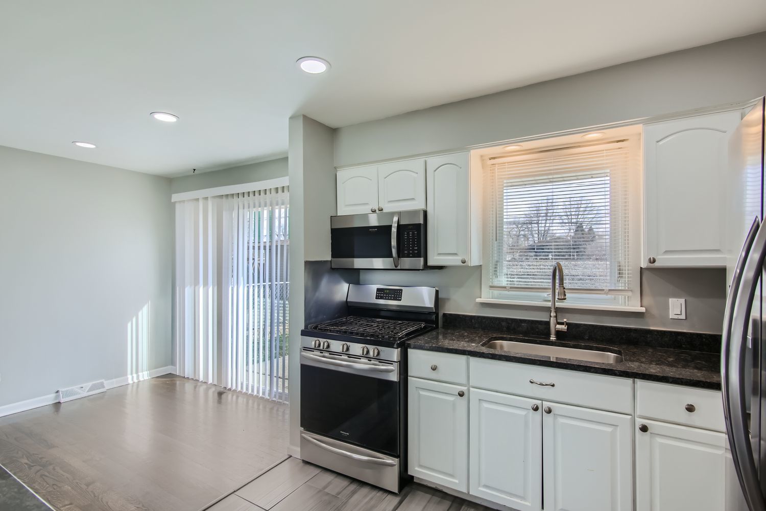 10403 Barnard Drive, Chicago Ridge, IL 60415