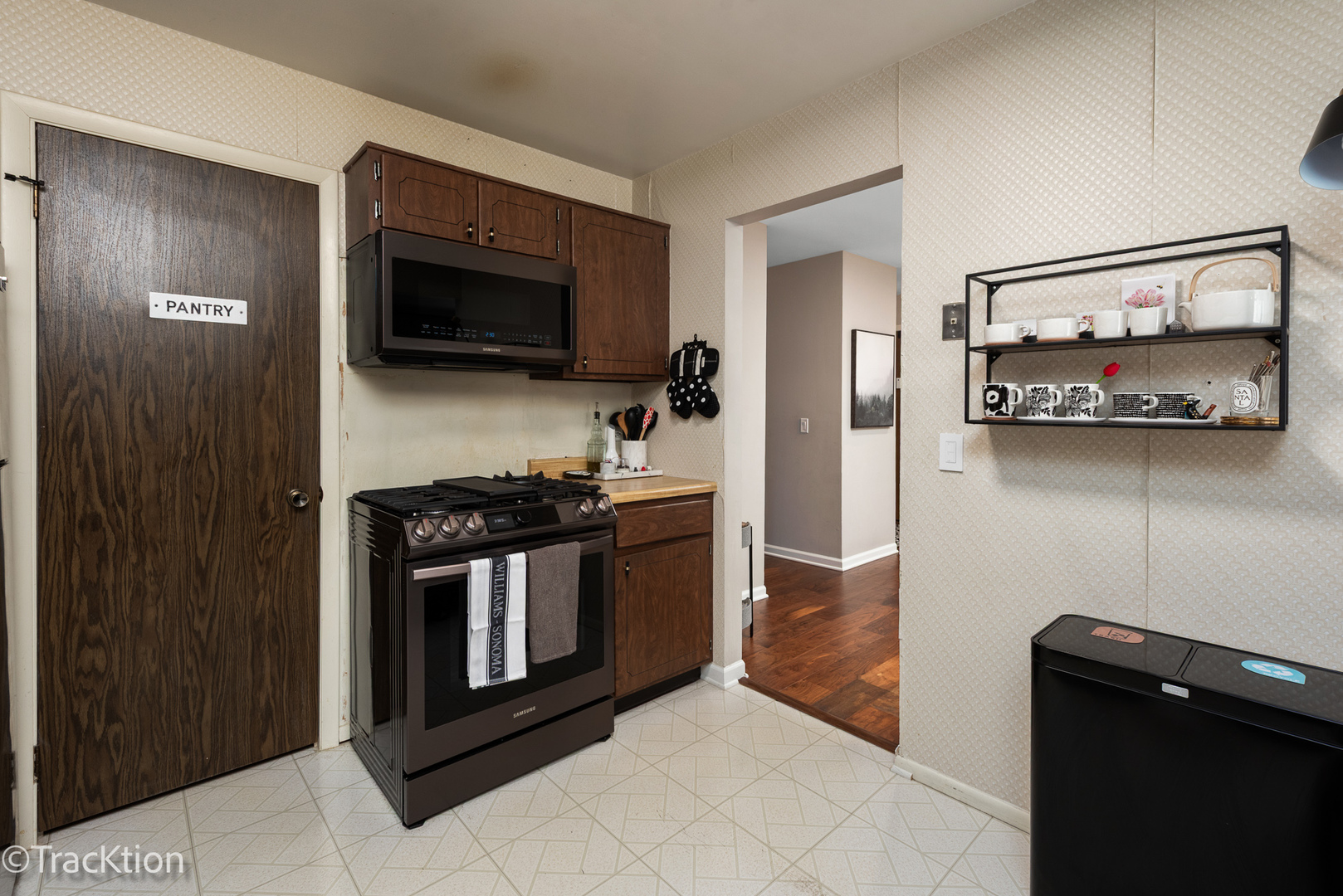 1147 Middlebury Lane #B1, Wheeling, IL 60090