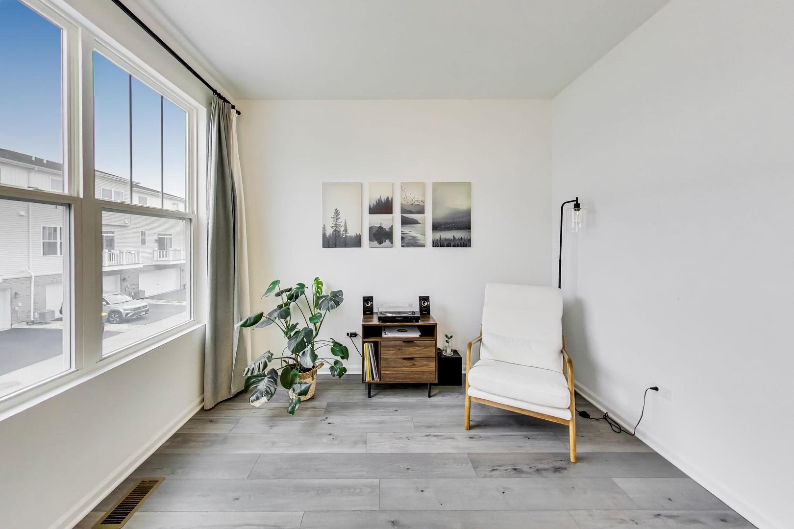 1541 Cooper Street, Des Plaines, IL 60018