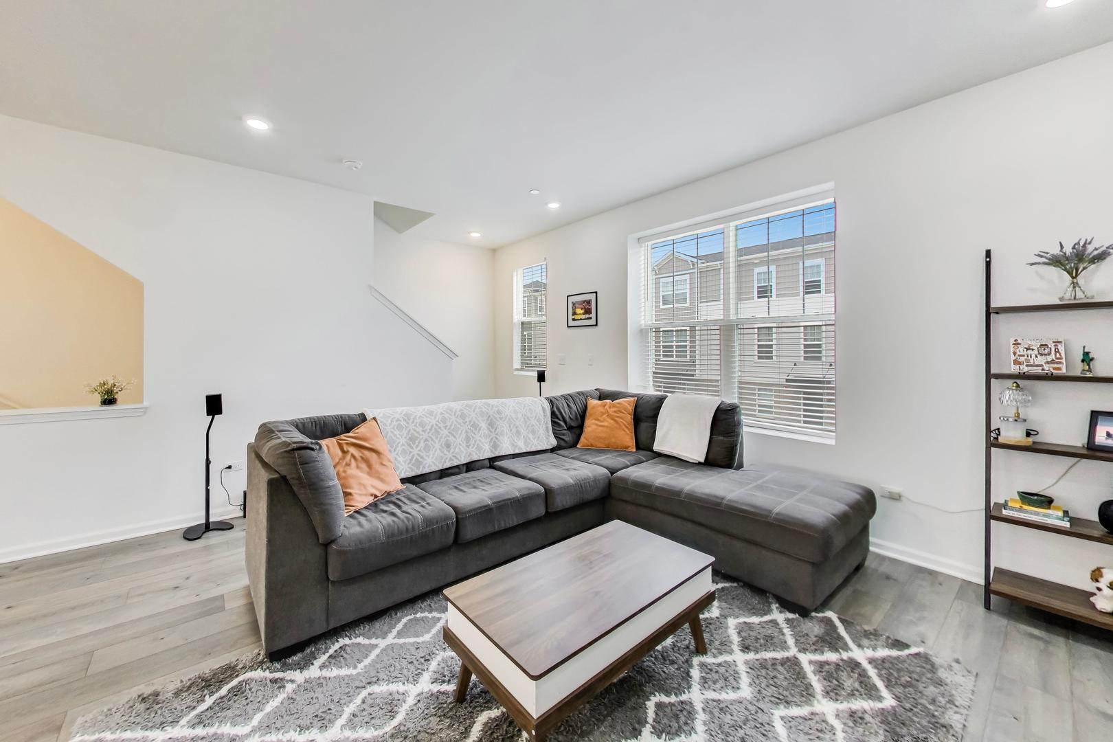 1541 Cooper Street, Des Plaines, IL 60018