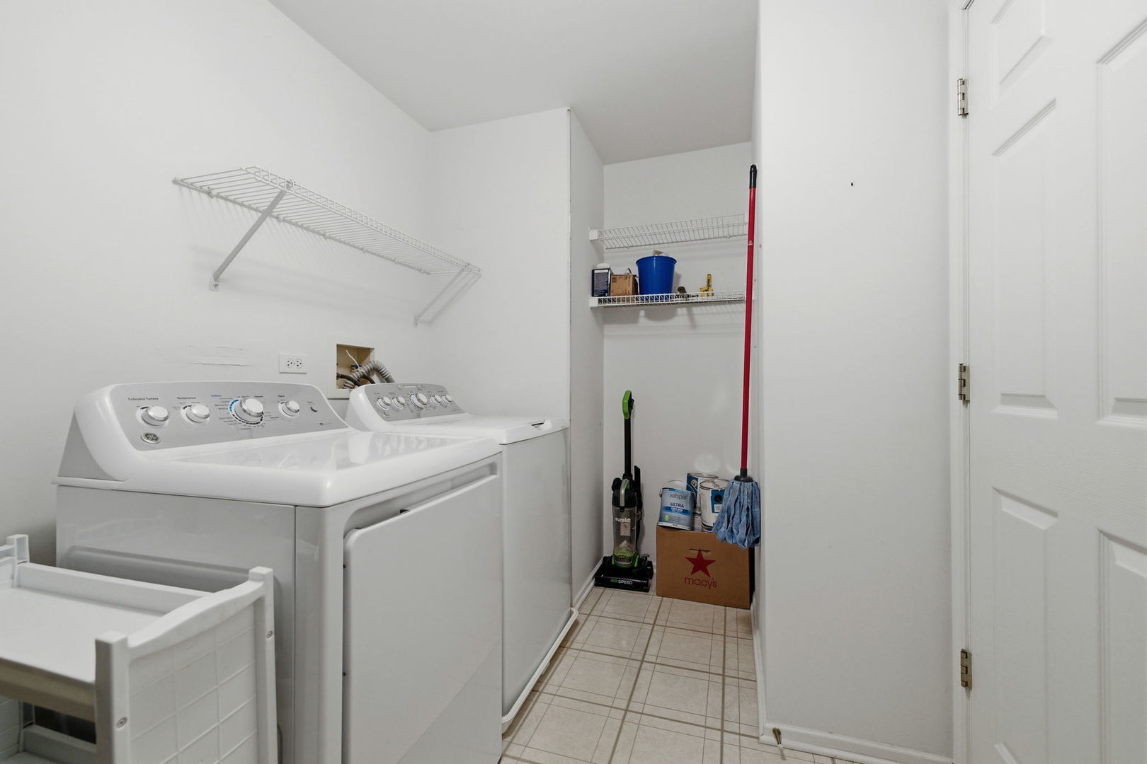 1632 Columbia Circle #2, Bartlett, IL 60103