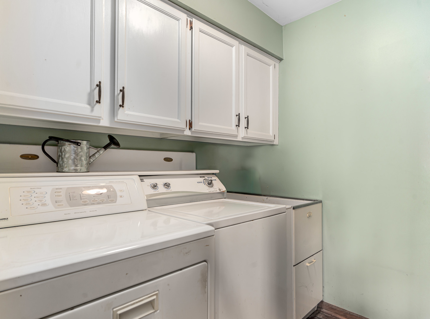 27W412 Chartwell Drive, Winfield, IL 60190