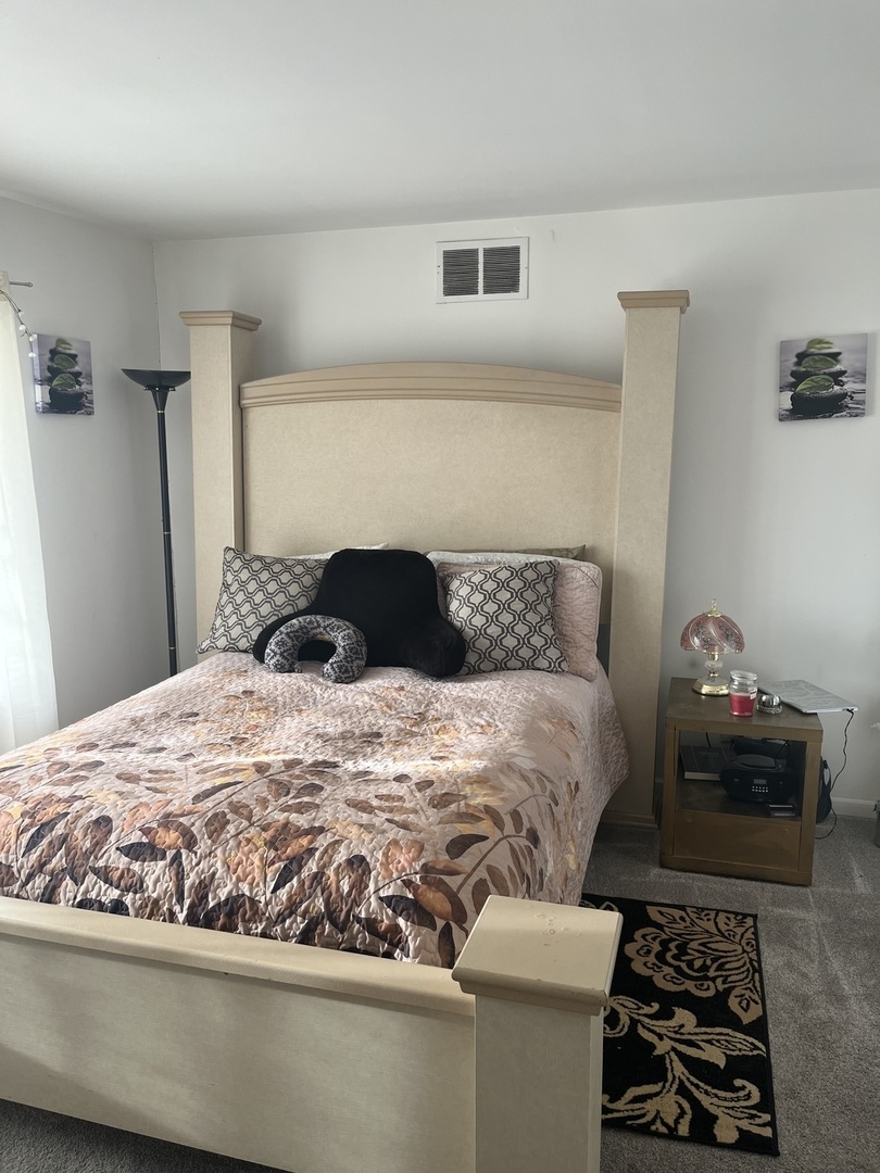 18650 Golfview Drive, Hazel Crest, IL 60429