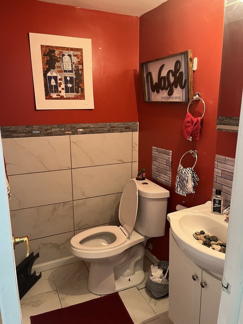 18650 Golfview Drive, Hazel Crest, IL 60429