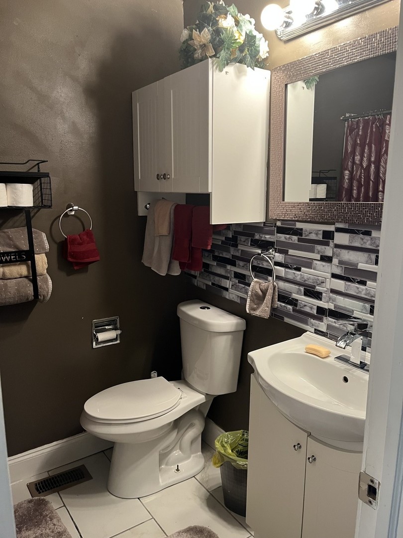 18650 Golfview Drive, Hazel Crest, IL 60429