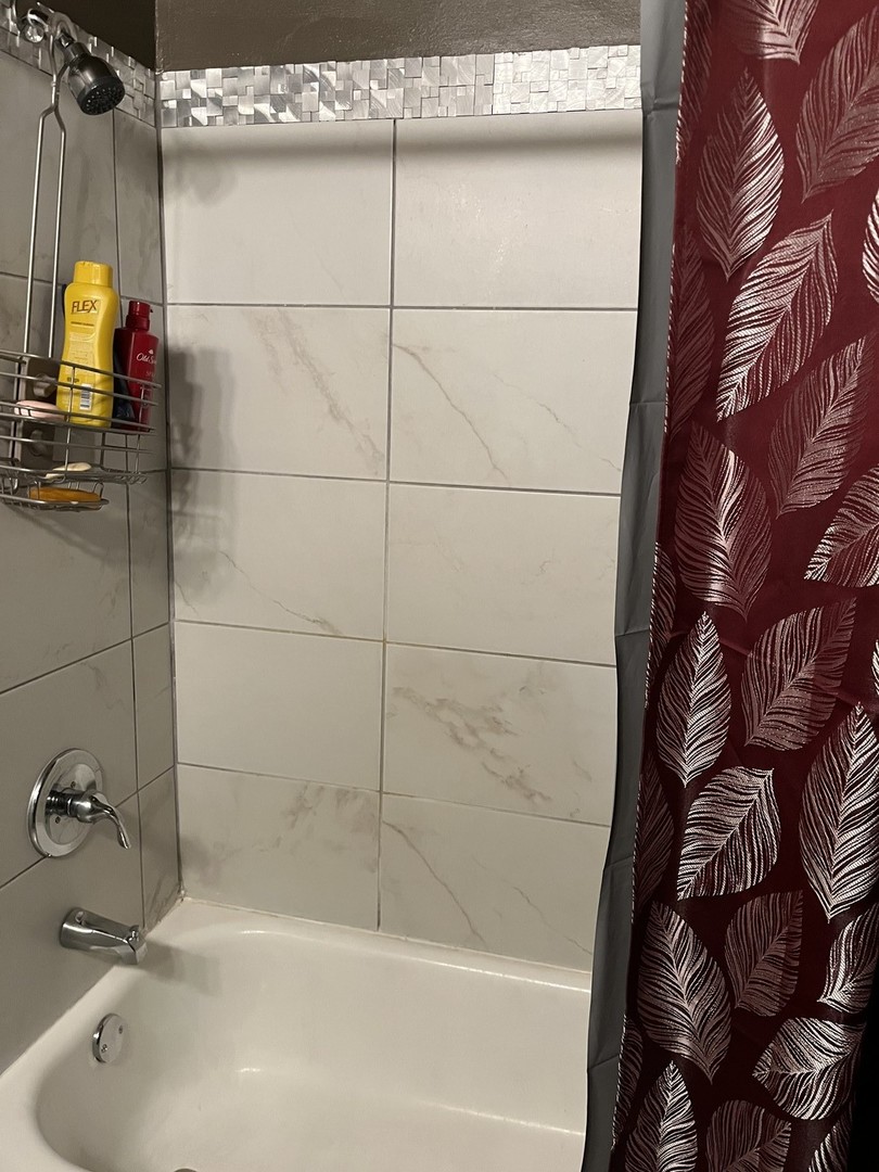 18650 Golfview Drive, Hazel Crest, IL 60429