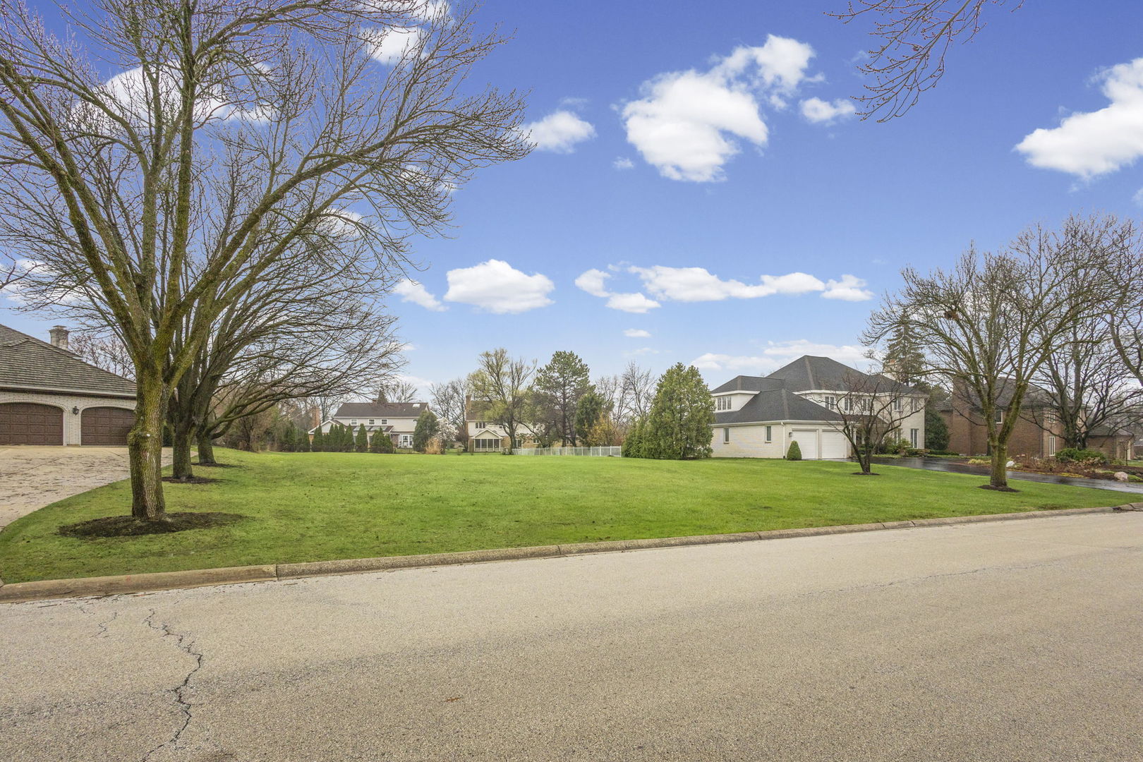 343 Hambletonian Drive, Oak Brook, IL 60523