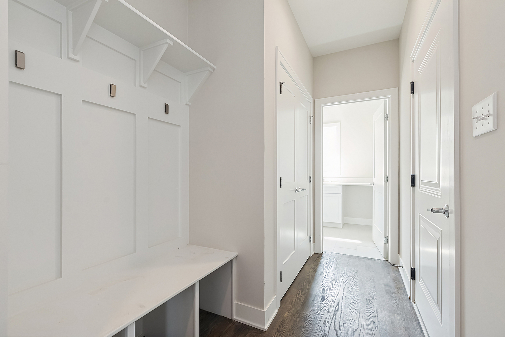 8214 S Stanley Trail, Frankfort, IL 60423