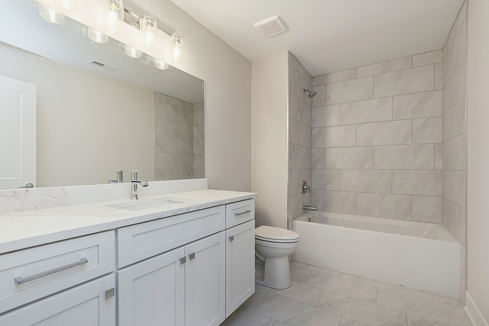 8214 S Stanley Trail, Frankfort, IL 60423