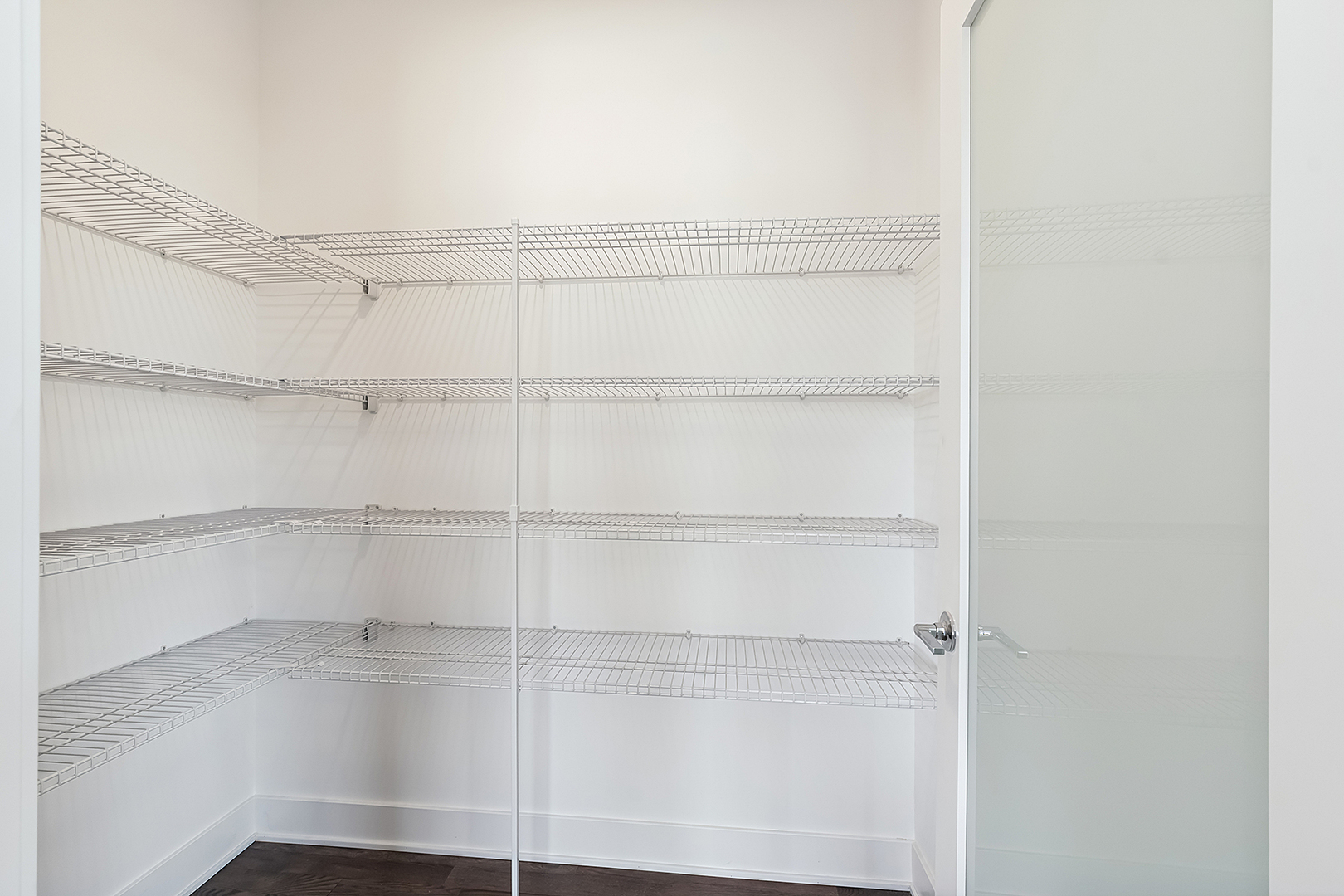 8214 S Stanley Trail, Frankfort, IL 60423