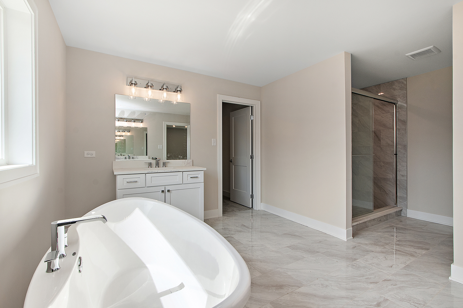 8214 S Stanley Trail, Frankfort, IL 60423