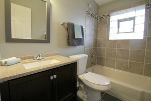 8829 Robin Drive #B, Des Plaines, IL 60016