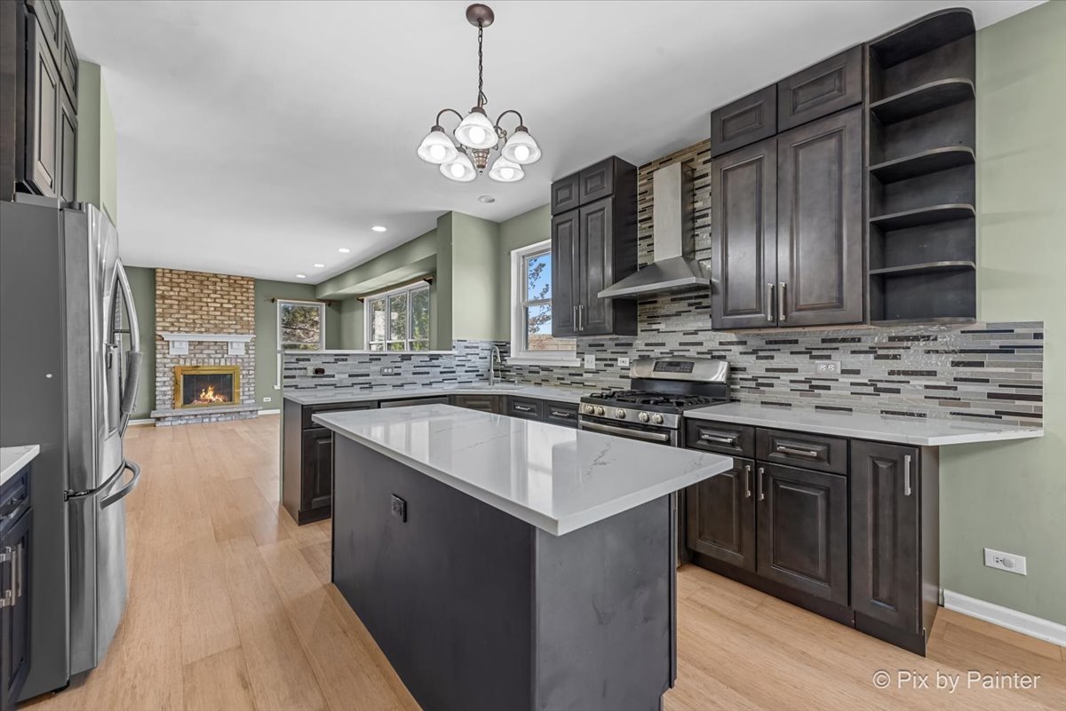 2045 Morningview Drive, Hoffman Estates, IL 60192