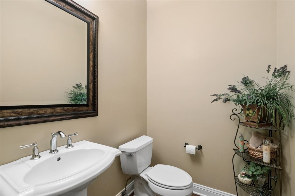 1065 Vineyard Drive, Gurnee, IL 60031