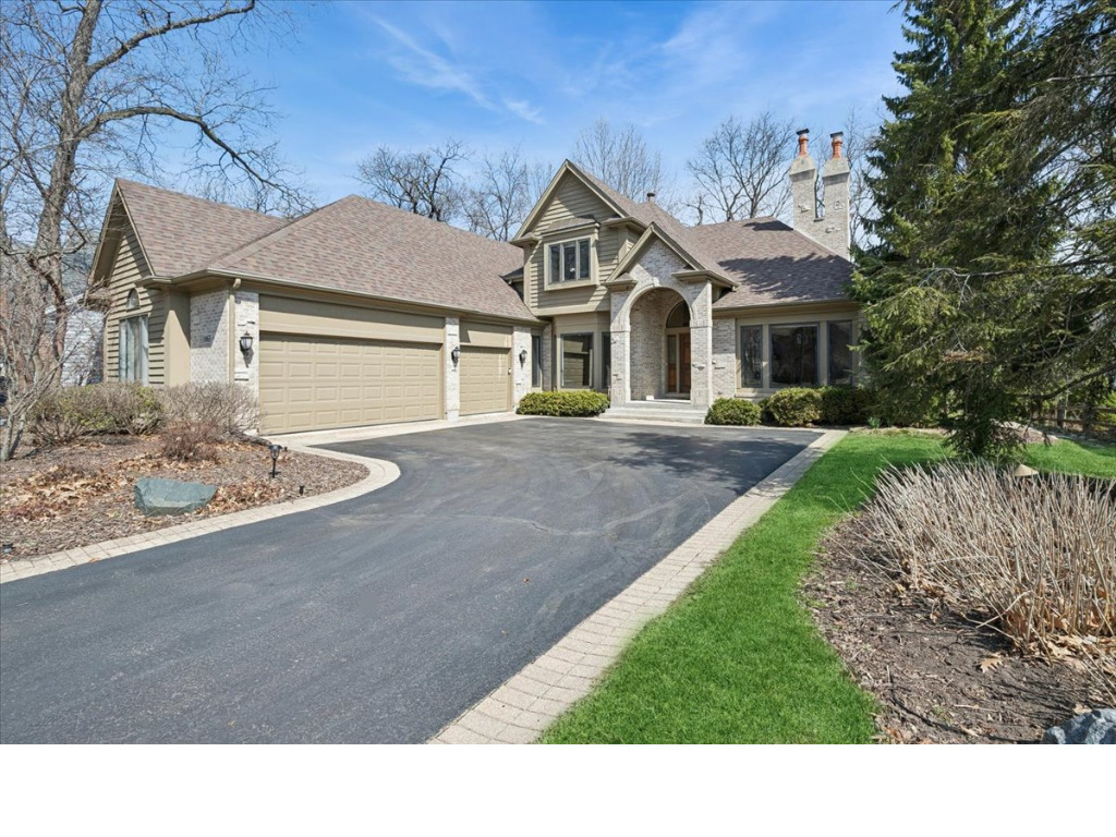 1065 Vineyard Drive, Gurnee, IL 60031